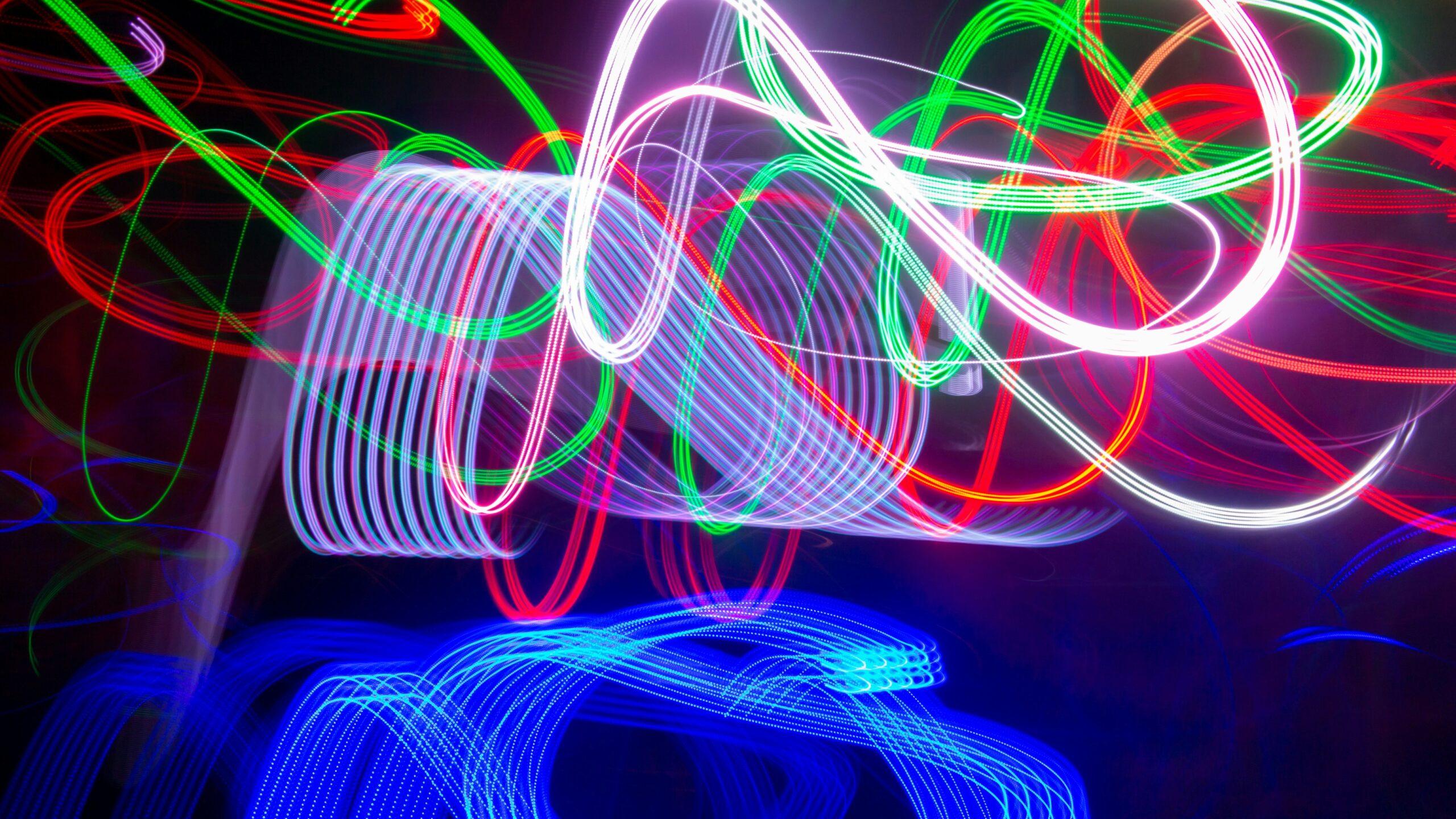 LED 